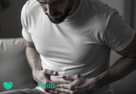 У мужчины болит живот